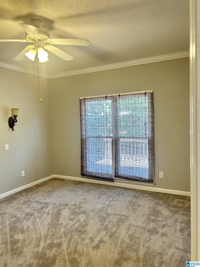 Building Photo - 2212 Ascot Ln