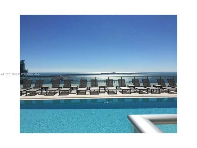 Building Photo - 1300 Brickell Bay Dr