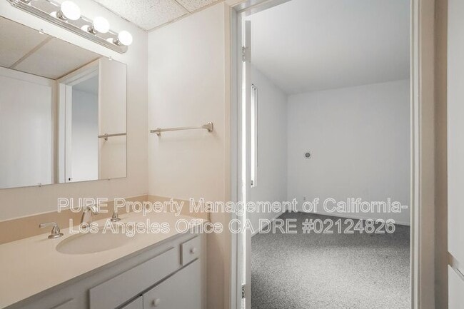 Building Photo - 8745 Delgany Ave