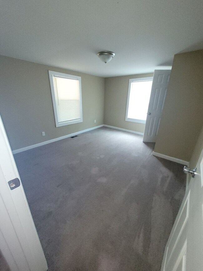 Building Photo - PRE-LEASING-Now Leasing- Madison Co. –COLB...