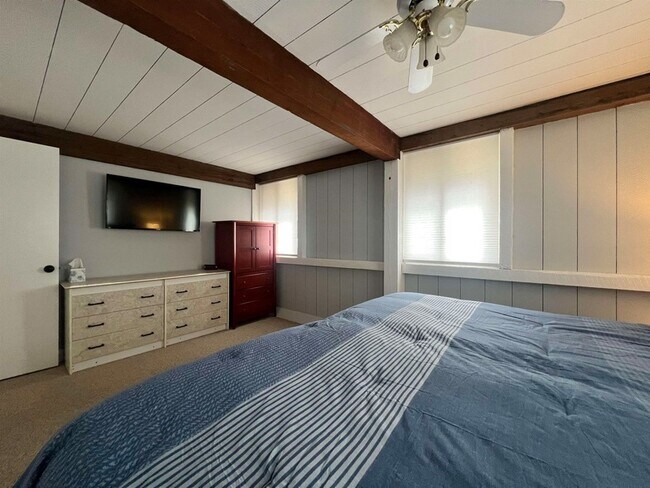 Building Photo - 112 Greensward Dr