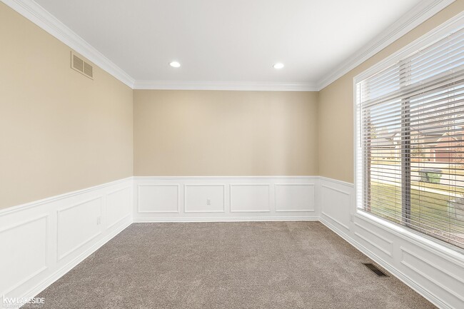 Building Photo - 46267 Terrace Dr