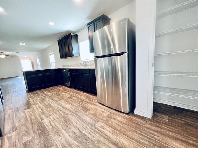 Building Photo - 520 Locksley Cove