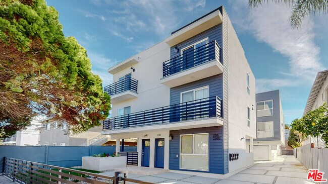 Building Photo - 236 Rosemont Ave