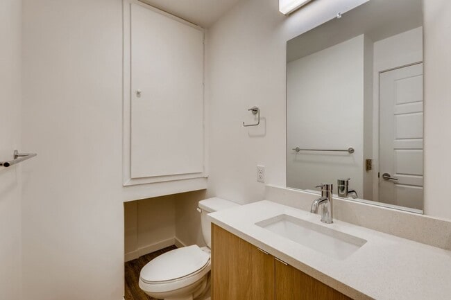 Building Photo - Live Big in a Loft Apartment!