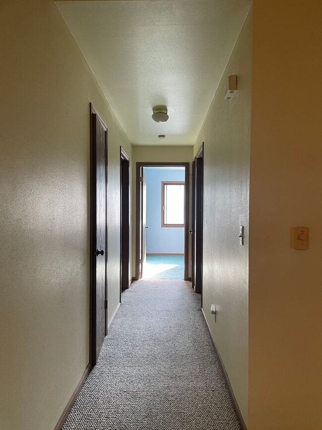 Building Photo - Spacious 2-Bed, 2-Bath Condo with Comfort and Convenience!