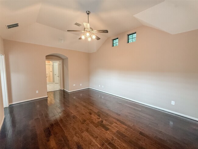 Building Photo - 2426 Clippers Square