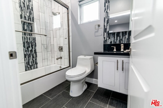 Building Photo - 1625 S New Hampshire Ave