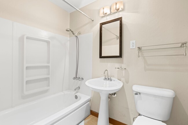 Building Photo - Coastal Charm in Linda Mar - Spacious Home...