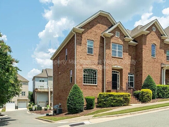 Building Photo - 441 Heritage Village Ln