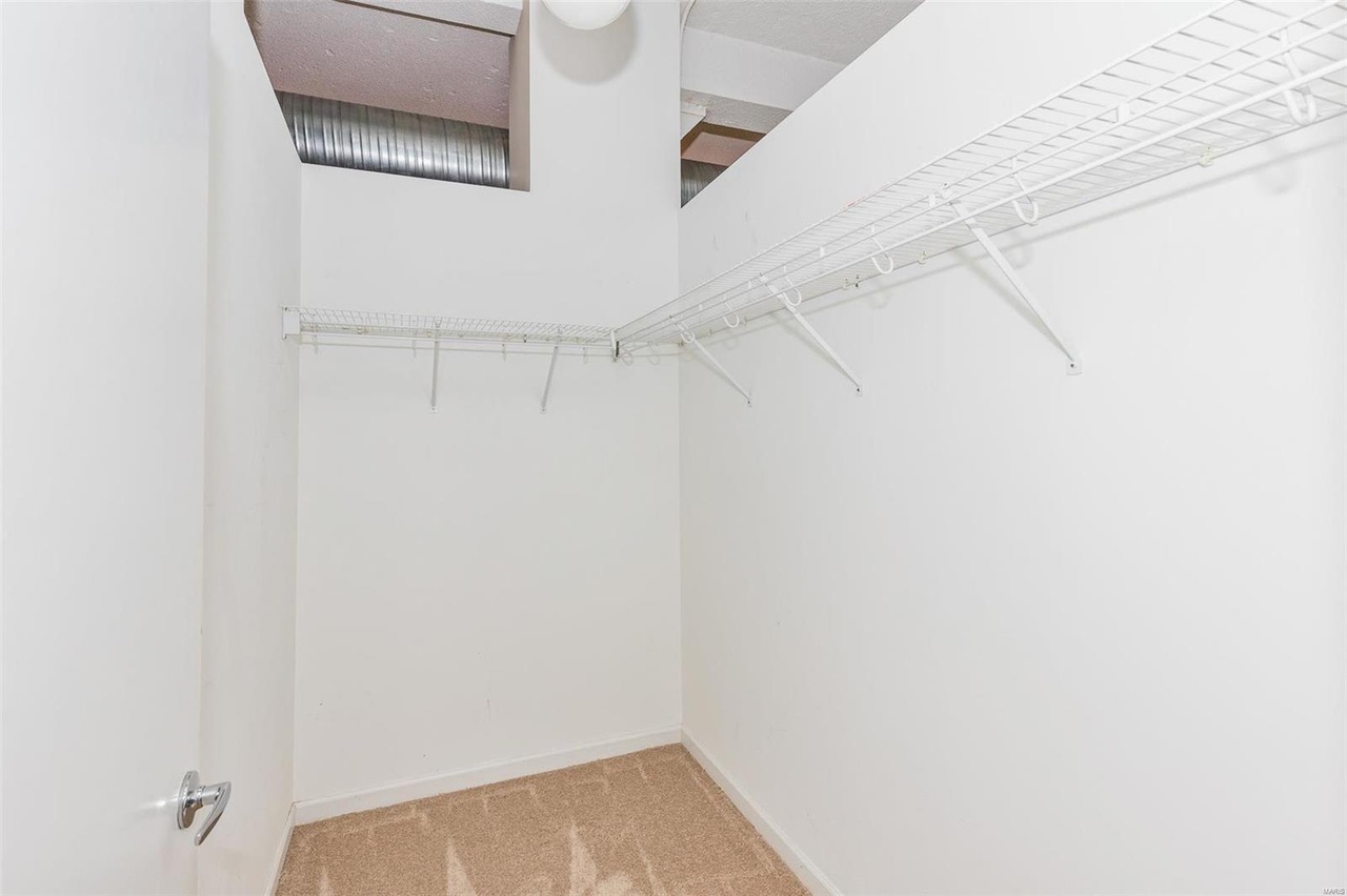 walk in closet (main br) - 1501 Locust St