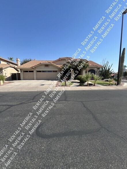 Building Photo - 1243 W Iris Dr