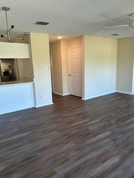 Building Photo - 2033 McMullen Ave