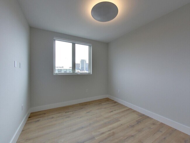 Building Photo - 635 Fulton St
