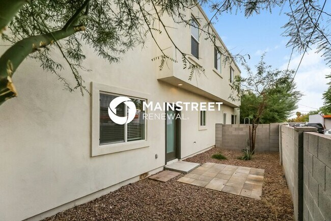 Building Photo - 3 Bedroom Pet-Friendly Home in Phoenix, AZ...