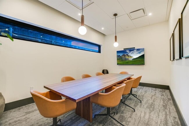 Building Photo - 84 East Ave