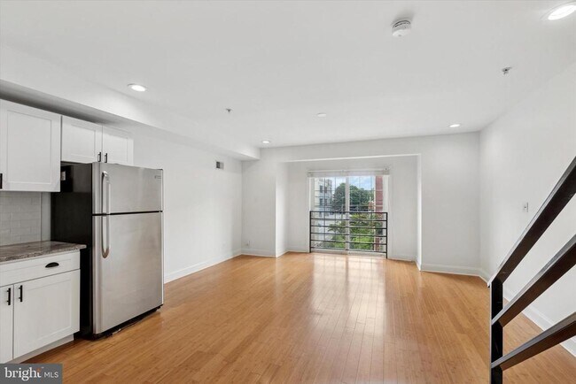 Building Photo - 1707 Carpenter St