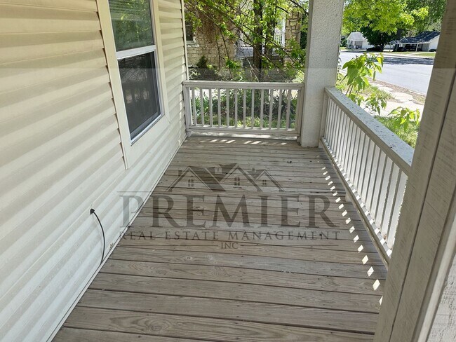 Building Photo - 2411 S Sterling Ave