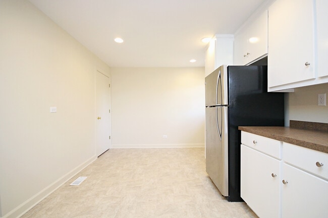 Building Photo - Walk or Bike to UVA Medical Center