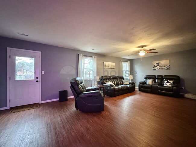 Building Photo - 4824 Kennebeck Ave