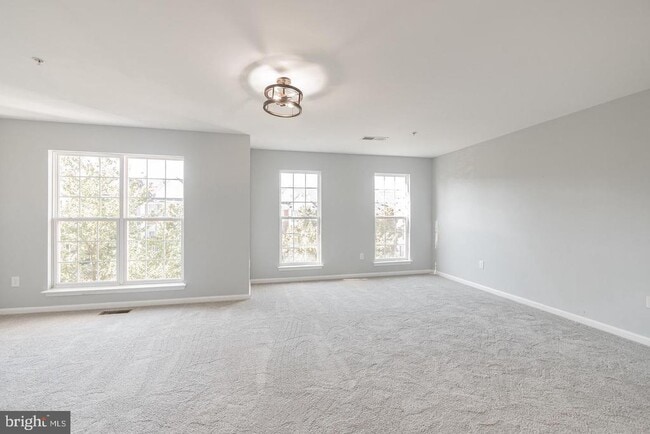 Building Photo - 111 Whiskey Creek Cir