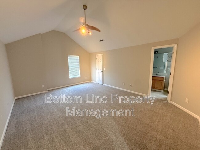 Building Photo - 4133 Robinwood Dr
