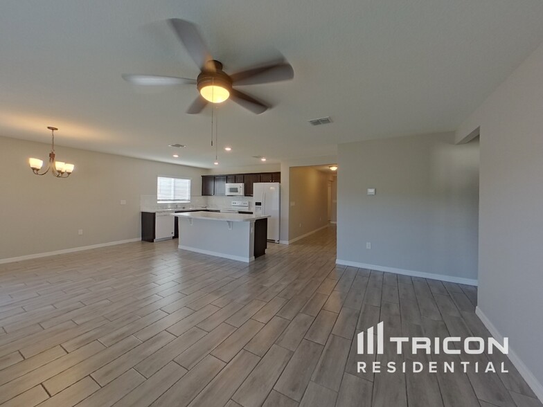 Building Photo - 3252 Eagle Hammock Cir