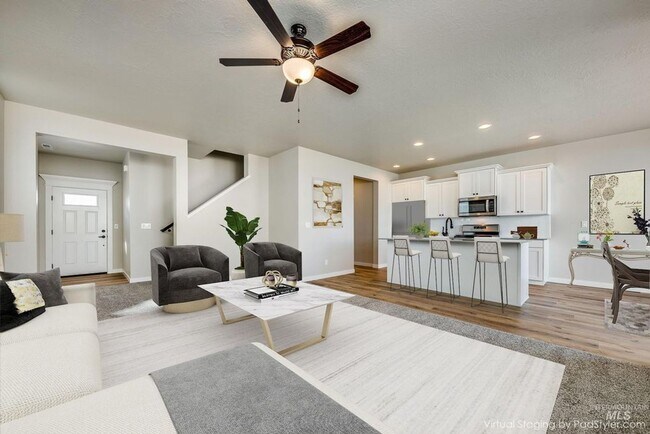 Building Photo - 4 bedroom, 2.5 Bath is a Must See! 1962 SqFt, Beautiful Parks, No Landscaping, and More!