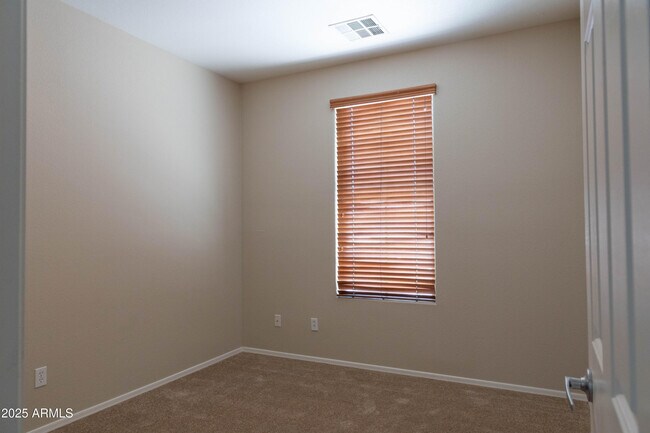 Building Photo - 6231 S Pearl Dr