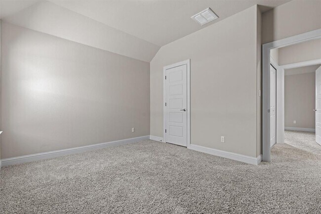 Building Photo - 124 Oakstone Dr