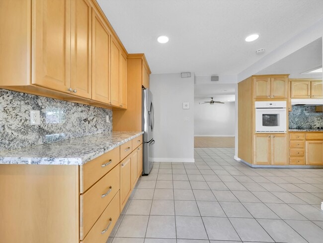 Building Photo - 36444 Peugeot Pl