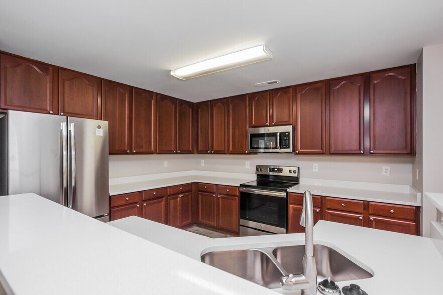 Building Photo - 3834 Pauline Ln