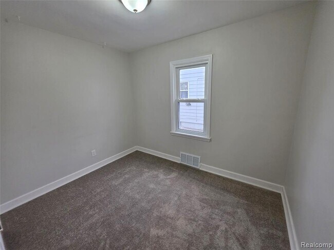 Building Photo - 7249 Silvery Ln