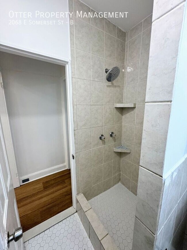 Building Photo - 2068 E Somerset St