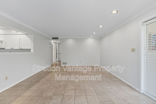 Building Photo - 4114 E Calle Redonda