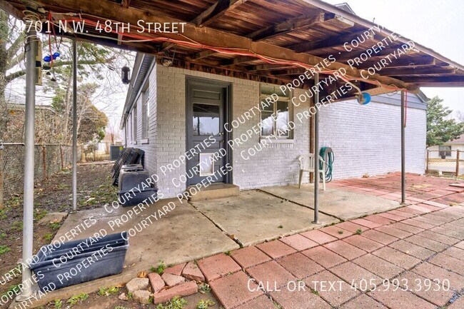 Building Photo - 2701 NW 48th St