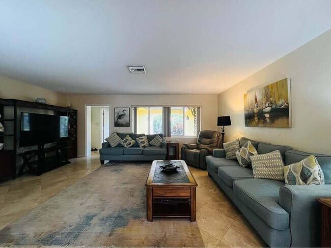 Building Photo - 7834 Edgewater Dr