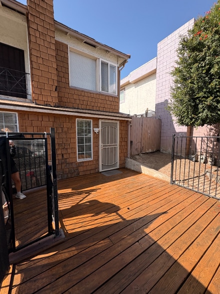 Building Photo - 4966 Baltimore Dr