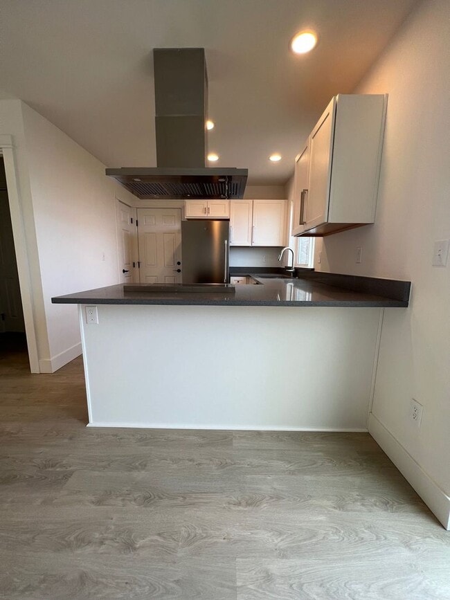 Building Photo - Newer 3 Bedroom Duplex with Gorgeous River Views