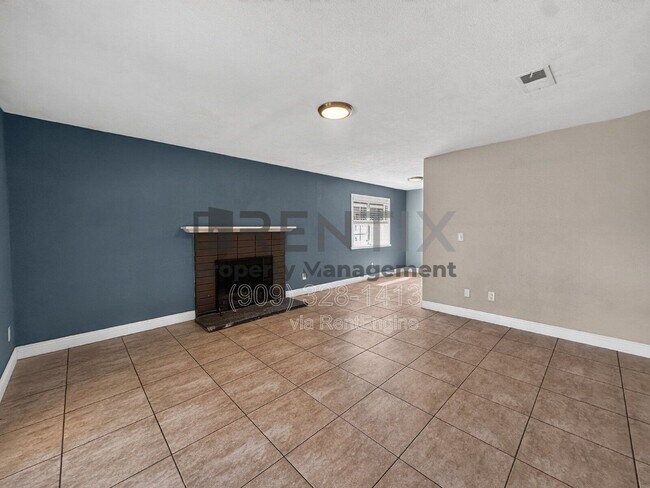 Building Photo - 12995 Chestnut Ave