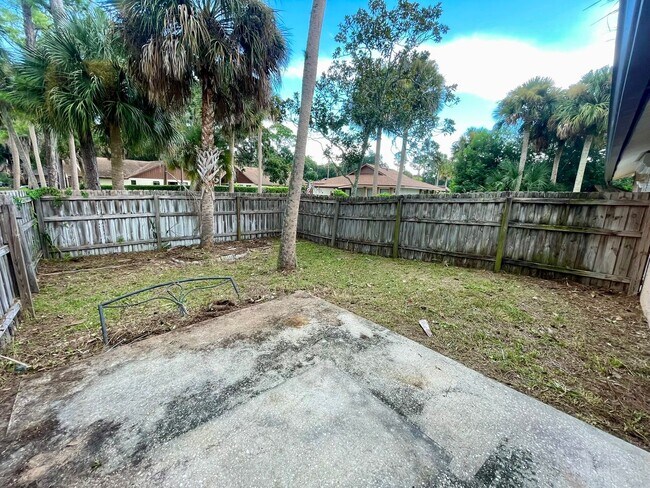 Building Photo - 827 Long Meadow Ct