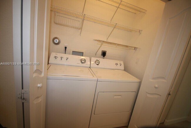 Building Photo - 8440 SW 150th Ave