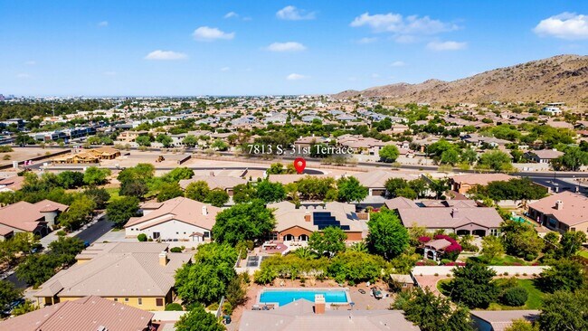 Building Photo - Welcome to this inviting Phoenix Rental - Available!