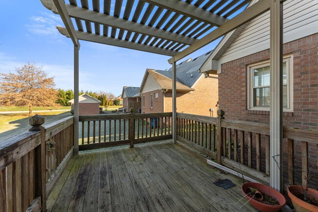 Building Photo - 804 Steeplechase Way