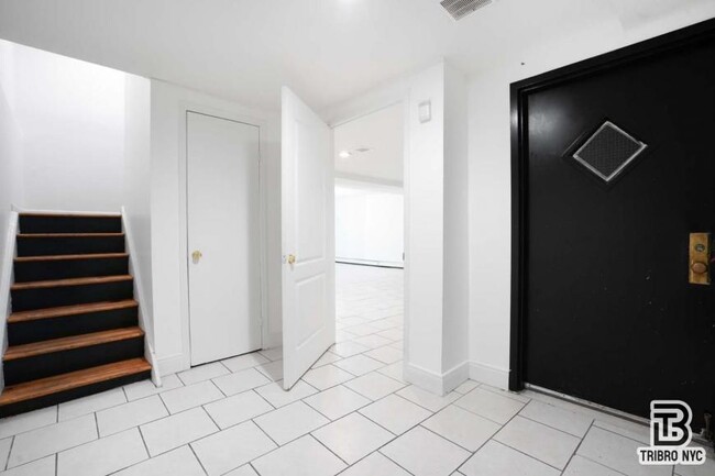 Building Photo - 4 bedroom in Brooklyn NY 11207