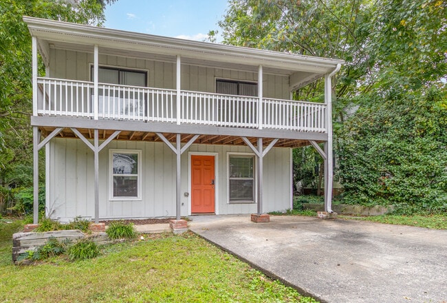 Building Photo - 205 Spring St