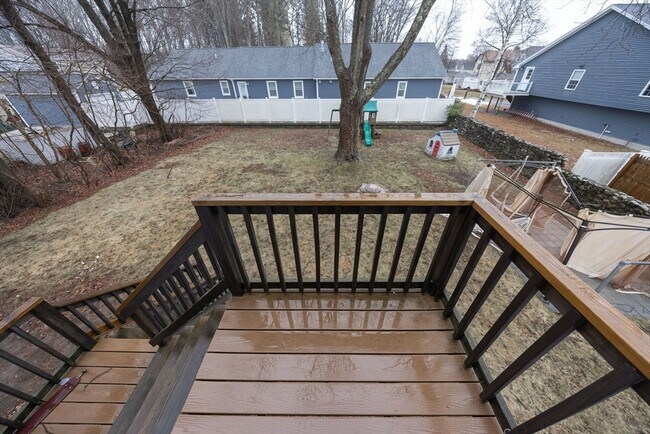 Building Photo - 48 Ray St