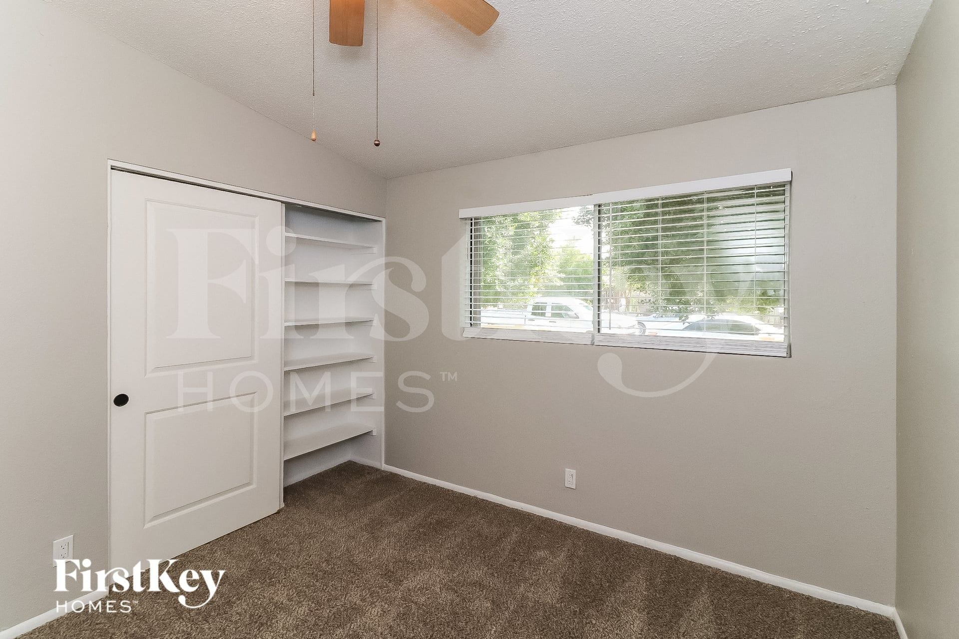 Building Photo - 2206 E Arbor Cir