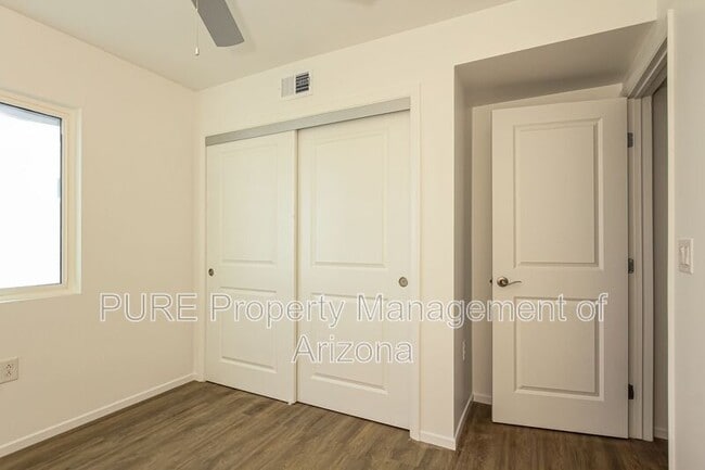 Building Photo - 6077 N 60th Ave