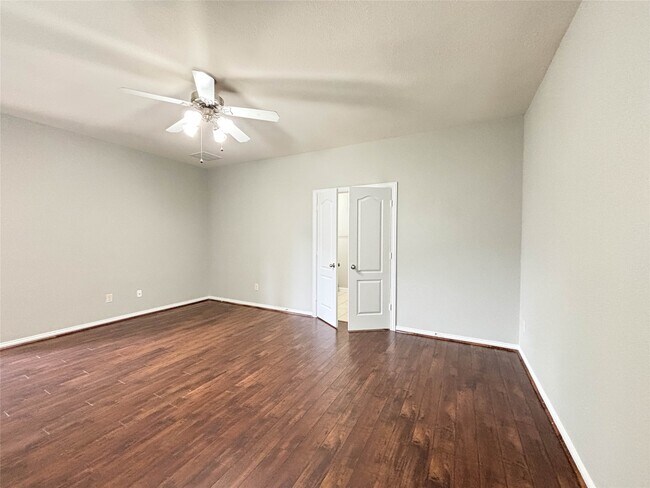 Building Photo - 1323 Maple Ace Dr